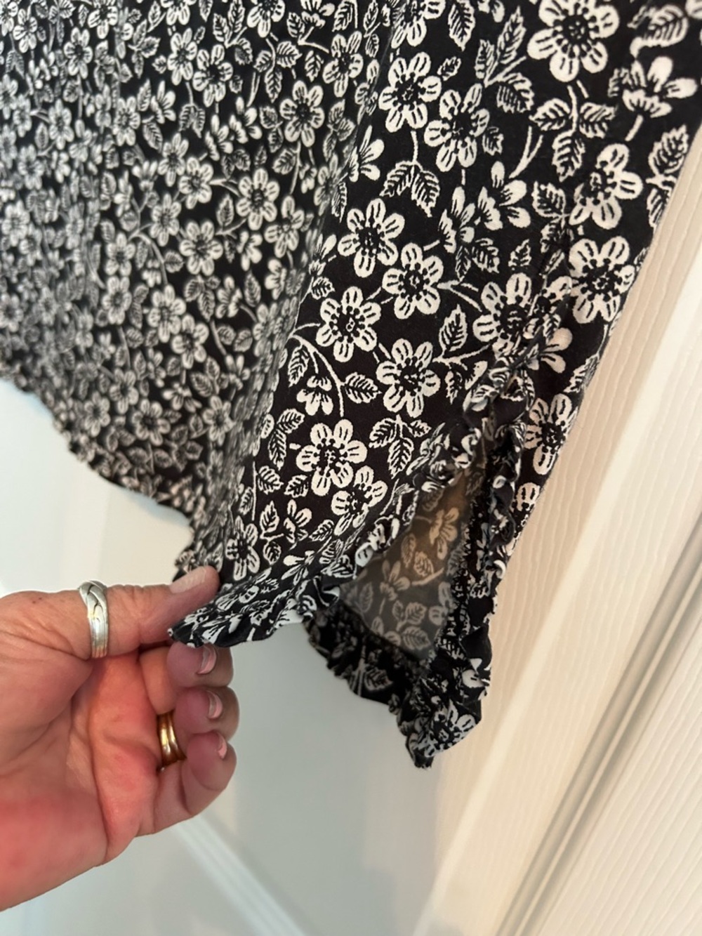 Ralph Lauren Vintage Black & White Floral Mini Skirt - Picture 3 of 6